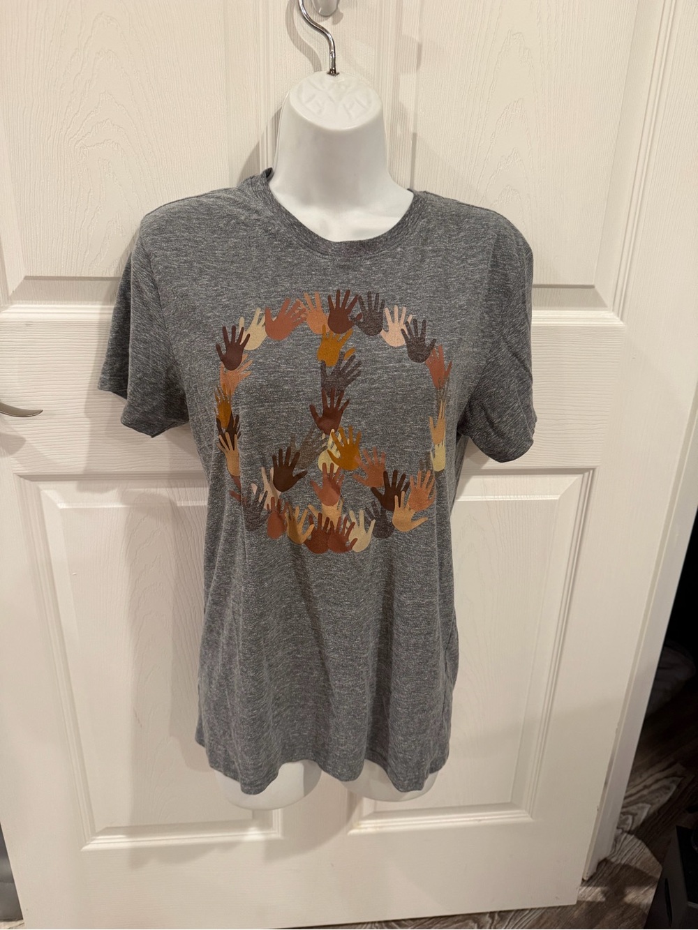 Gray graphic tee